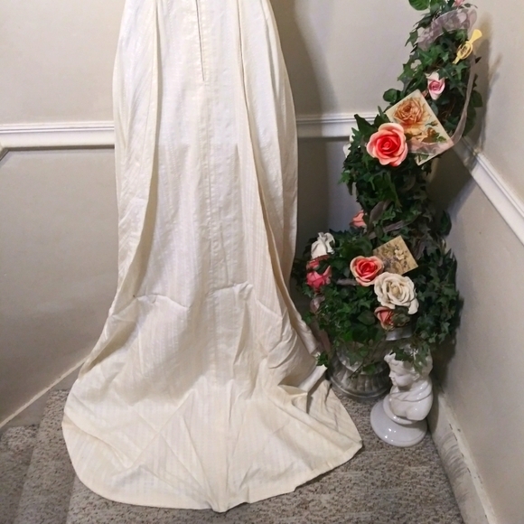 Vintage 50's Handmade Bow Trimmed Embroidered Stripe Ivory Brocade Wedding Dress - Picture 6 of 13